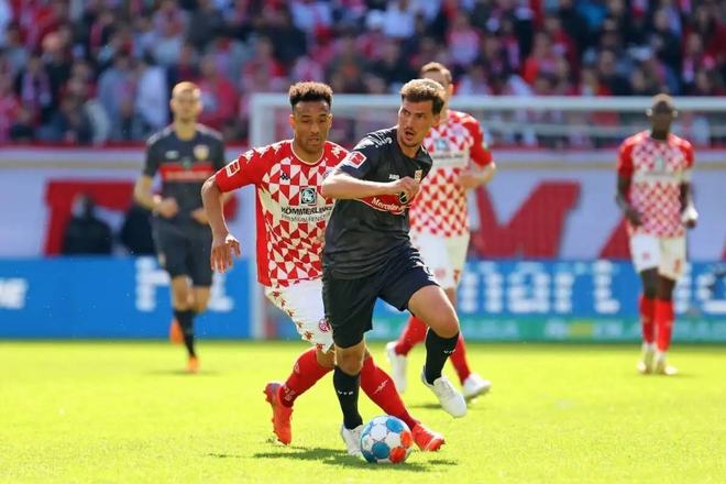 越野滑雪的 越野滑雪的