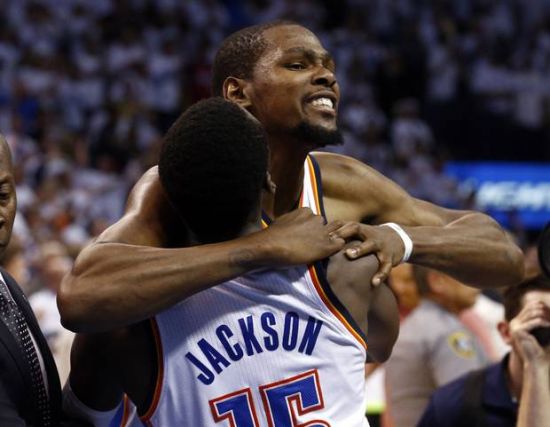 历史单月三分球命中数最多纪录：库里96个断层第一 哈登、克莱上榜