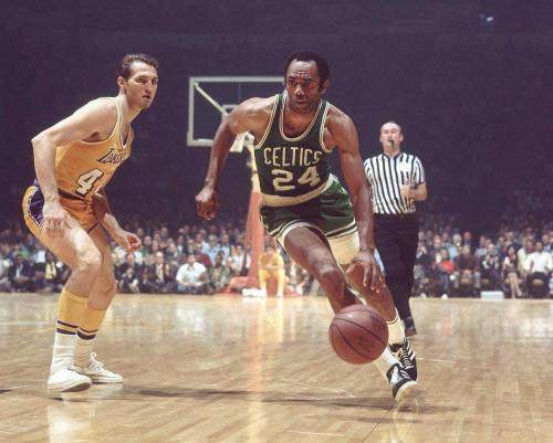 [高尔夫]亚巡国际系列赛印度站首轮未完 德尚博T4许龙一T32.